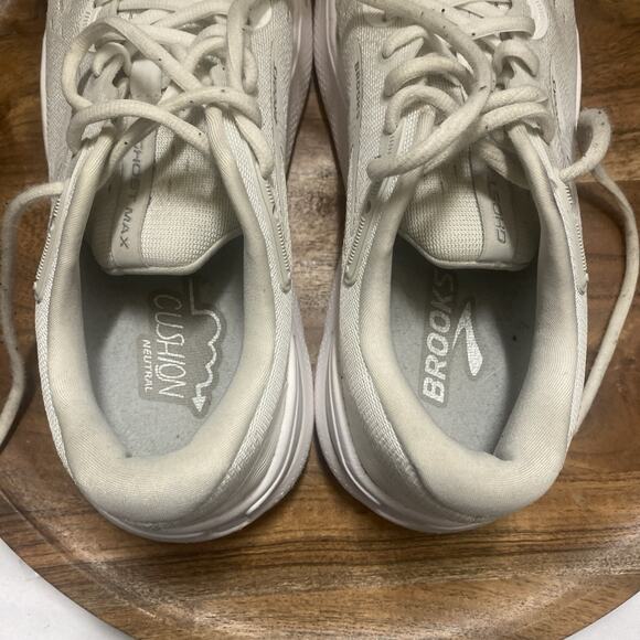 Brooks Ghost Max White Oyster Womens Size 9.5 Athletic Running Shoes 1203951B124 - Picture 7 of 11